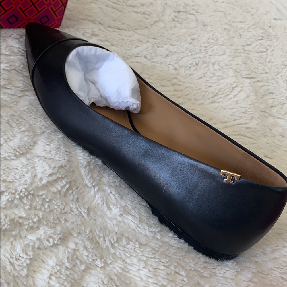 Brand new never worn Tory Burch flats